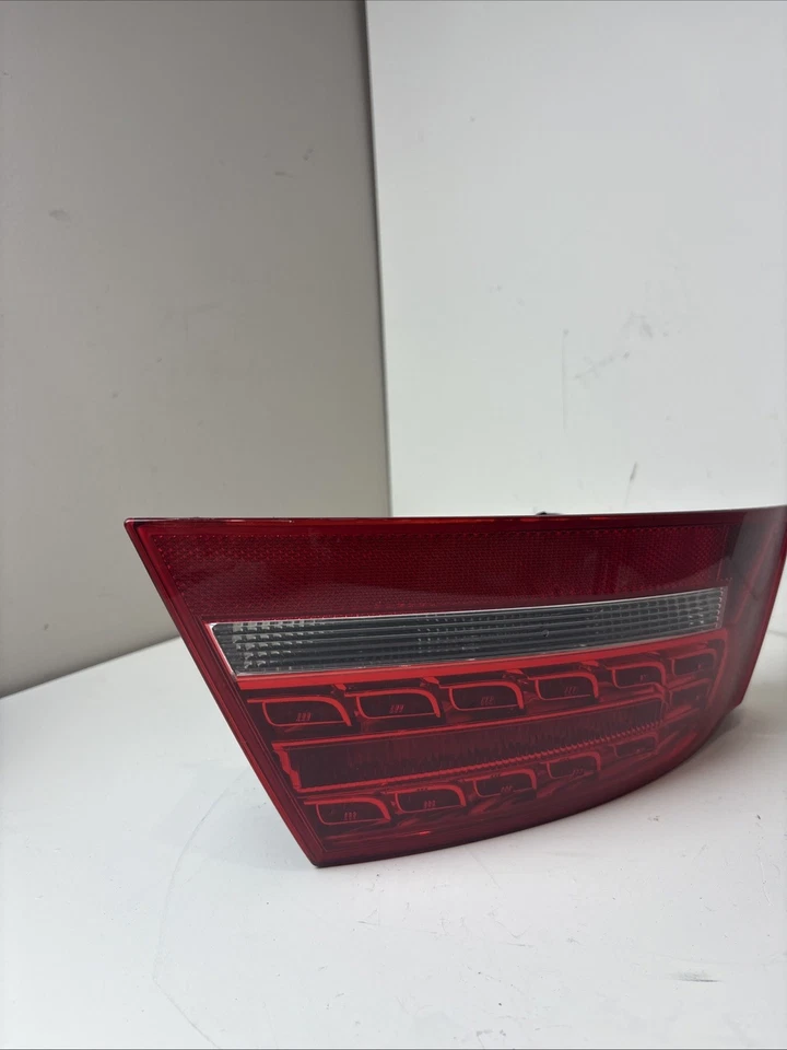 Luz trasera izquierda AUDI A5 QUATTRO 2012 OEM 8T0945095E Foto 2 de 4