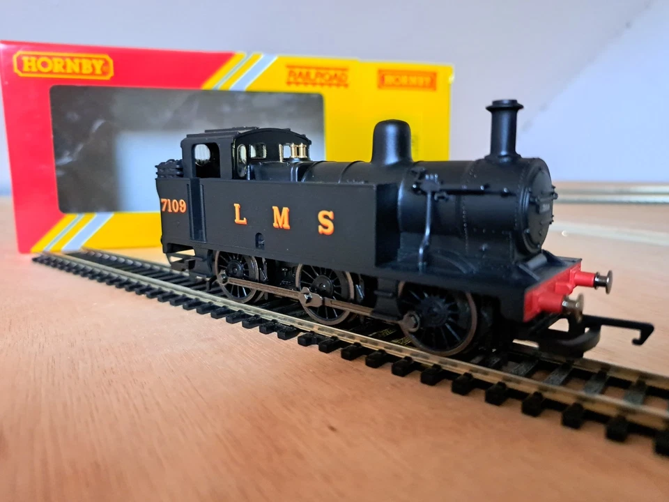 Hornby R3587 Black LMS Livery Class 3F JINTY Running 7109 - Image 3 of 4
