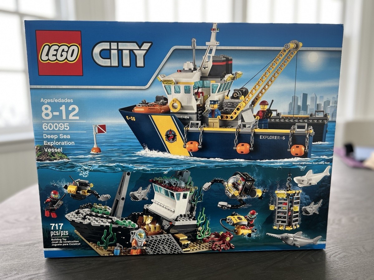 LEGO 60095 City Deep Sea Exploration Vessel Mint New Factory
