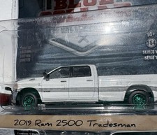 Greenlight Green Machine 2019 Ram 2500 Tradesman Snow Plow. 164 Chase Variant.
