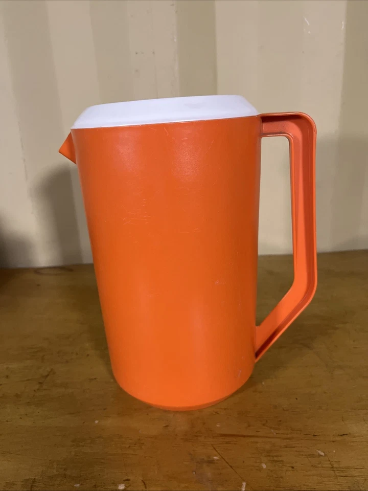 VINTAGE Rubbermaid Pitcher 2.25 Quart Orange Summer Drink Tea Kool-aid Lemonade - Image 3 of 4
