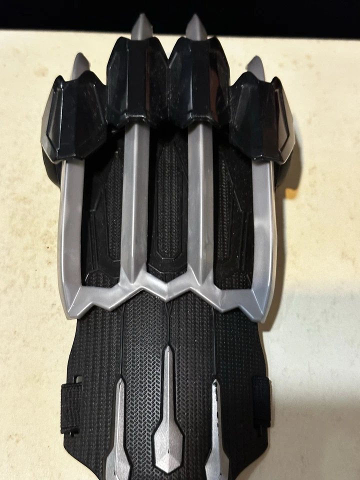 Marvel Studios 2019 Black Panther Slash Claw ролевая игрушка - Изображение 3 из 4