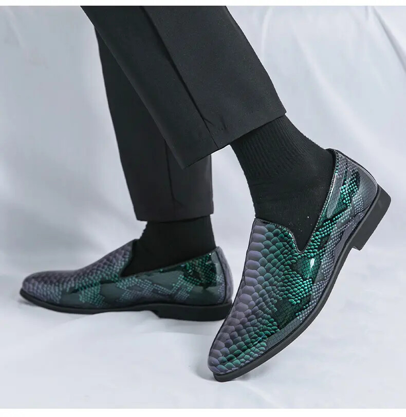 SAOLA Scarpe uomo slip on verde lucido punta modello pelle di serpente moda business nuove