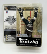 Wayne Gretzky Los Angeles Kings Action Figure McFarlane NHL Legends Series 1 