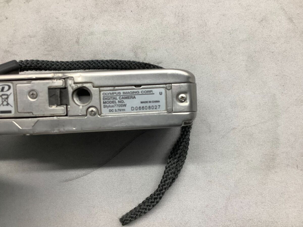 Olympus Stylus 770 SW 7.1MP Digital Camera - Silver for sale Olympus Stylus 770 SW 7.1MP Digital Camera - Silver for sale