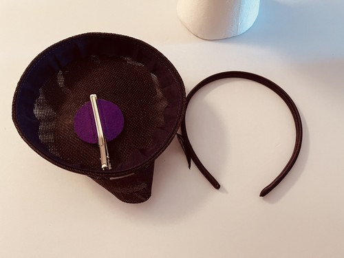 BABEYOND CHURCH WEDDING DERBY FASCINATOR PILLBOX HEADBAND HAT PURPLE NEW IN BOX - Picture 6 of 7