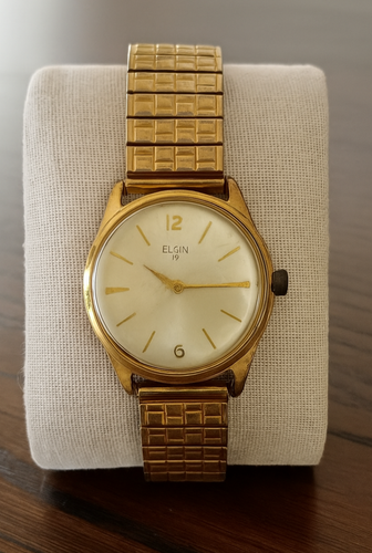 Gold Elgin 17 Watch with Speidel Strech Band Runs