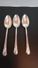 W.M. Rogers MFG Co. Silverplate - Set of 3 Spoons - Teaspoons