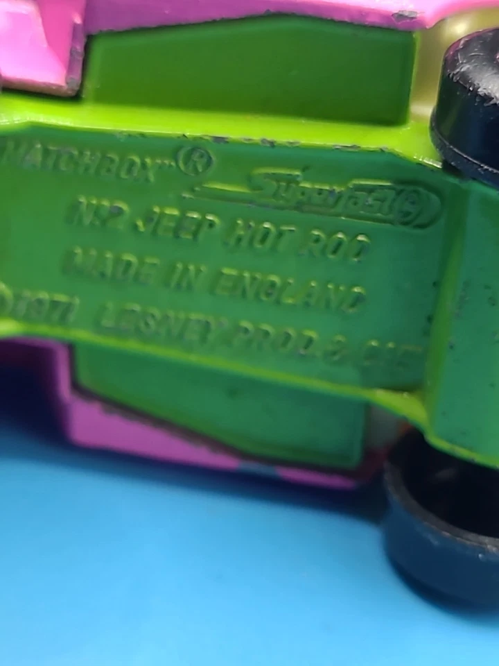 Jeep Hot Rod 1971 diecast superrápido Matchbox vintage n.º 2 - rosa, base verde Foto 3 de 4
