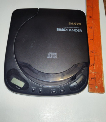 Sanyo CDP-47 Compact Portable CD Player with BASSxpander  w/case, audio cable