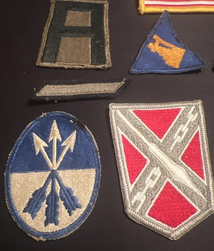 Huge Estate Lot US ARMY NAVY Patches, Medals, Buckles, Pins Vietnam, WWII W/CASE - Picture 5 of 20