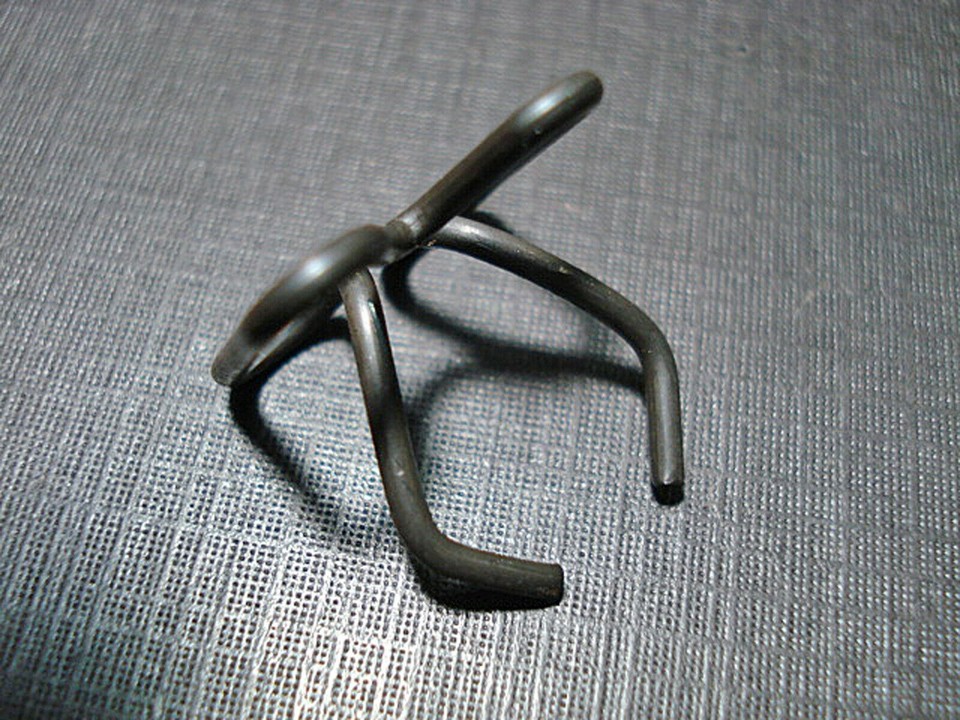 12 special application push in wire moulding clips .700