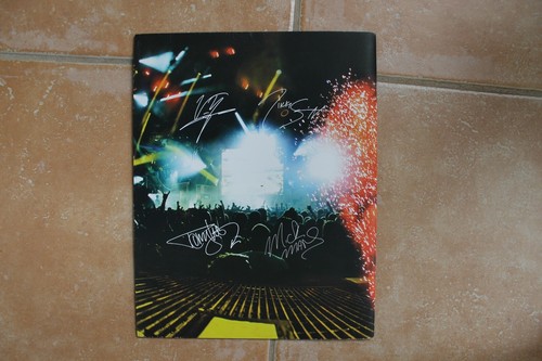 Motley Crue SOLA Tour Program Signed Nikki Sixx Tommy Lee Mick Mars & Vince Neil - Picture 9 of 10