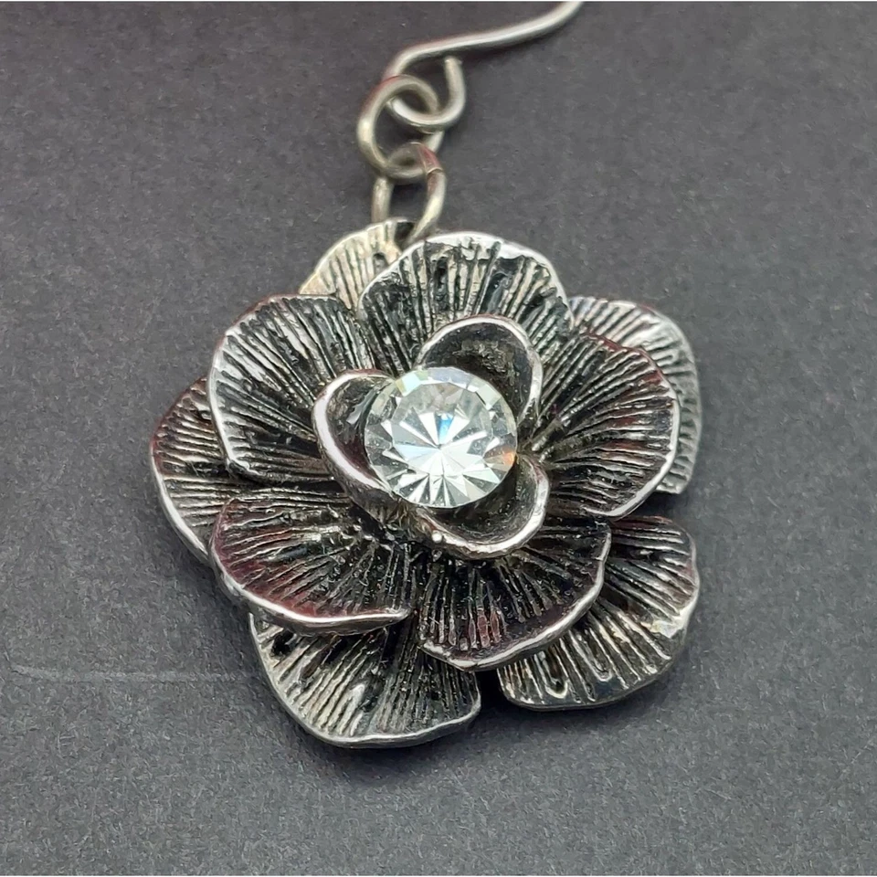 LINDOS Pendientes Colgantes 3D Flores Diseño Premier Tono Plata Centros Cristal Foto 4 de 4