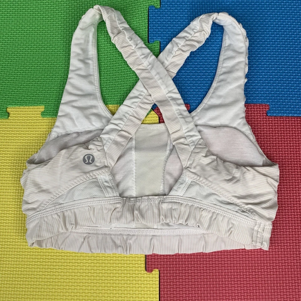 Lululemon Run Stuff Your Bra Size 4 Crossback Straps Workout Women’s Sports Bra - Image 2 of 4