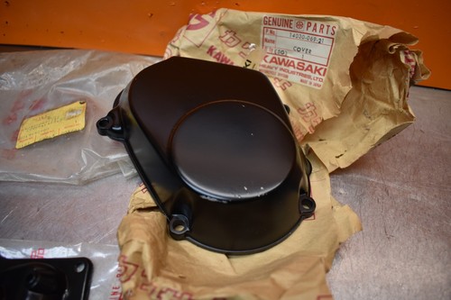 NOS Kawasaki 1974-1976 KX125 Carburetor cover 14030-069-21 & rubber 14038-041 - Picture 8 of 12