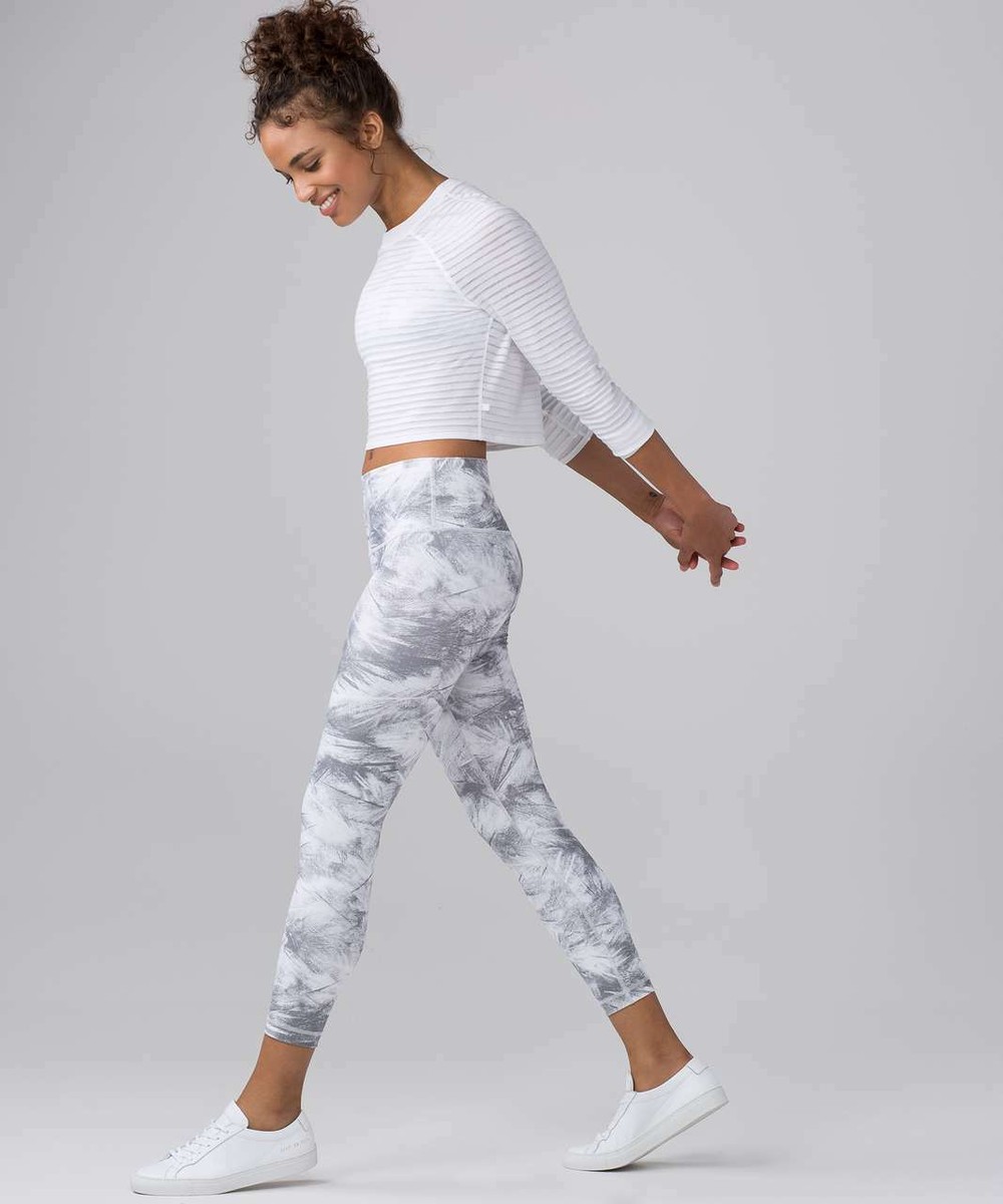 Lululemon Wunder Under Hi-Rise 7/8 Tight size 12 Breeze By Lululemon Wunder Under Hi-Rise 7/8 Tight size 12 Breeze By