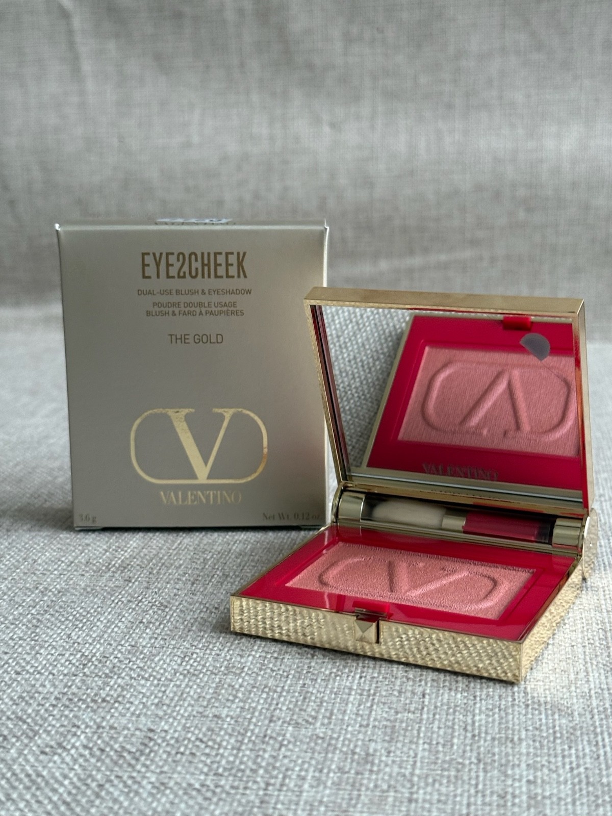 Valentino Eye2Cheek Dual-Use Blush & Eyeshadow The Gold in 04 thumbnail 3