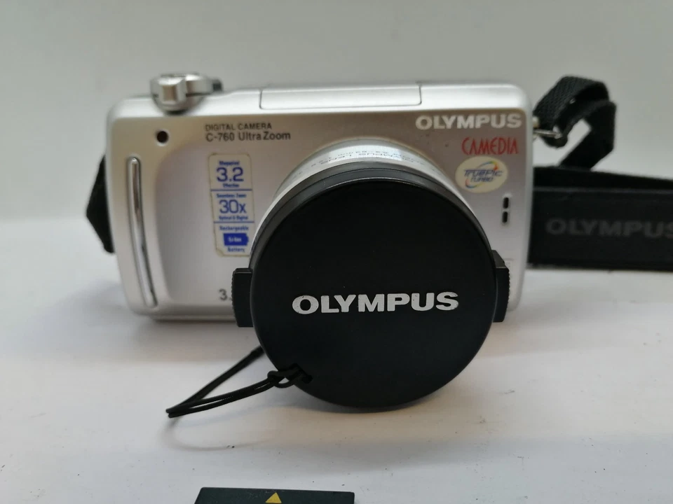 Olympus CAMEDIA C-760 Ultra Zoom 3.2MP Digital Camera AF 6.3-63mm 1:2.8-3.7 (B86 - Bild 2 von 4