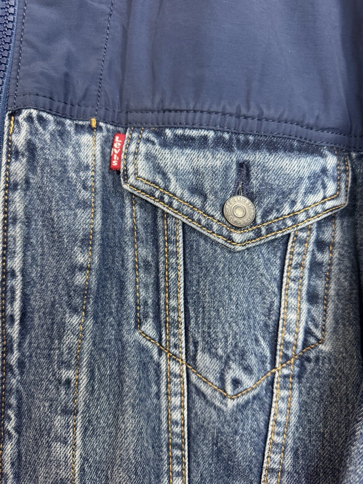 Levi Strauss & Co. Men’s Blue Denim Trucker Jacket Full Zip, Pockets L image 6
