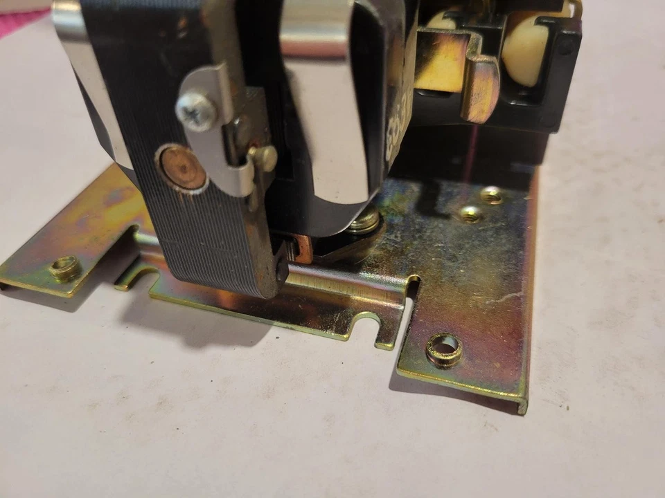 Joslyn Clark 5U6-2 - Image 2 of 4