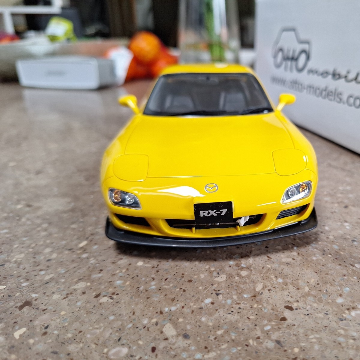Mazda RX7 Type R (FD) - Bathurst Yellow - 1999 - 1/18 - Otto