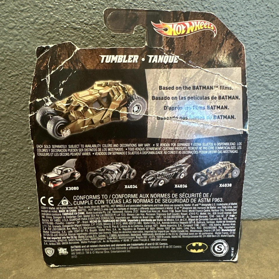 Mattel Hot Wheels 2011 Batman Begins Tumbler Tanque - Image 2 of 2
