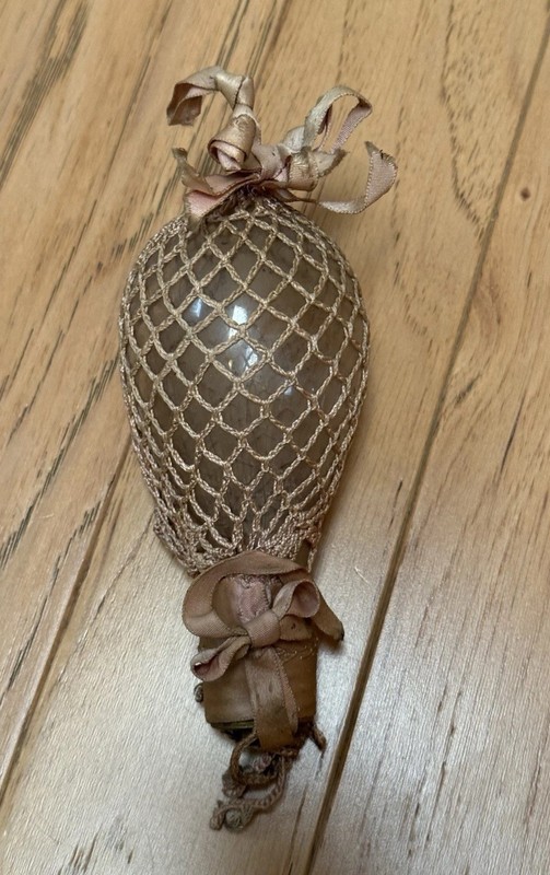 ANTIQUE TIPPED EDISON LIGHT BULB CROCHET FOLK ART HOT AIR BALLOON ORNAMENT A