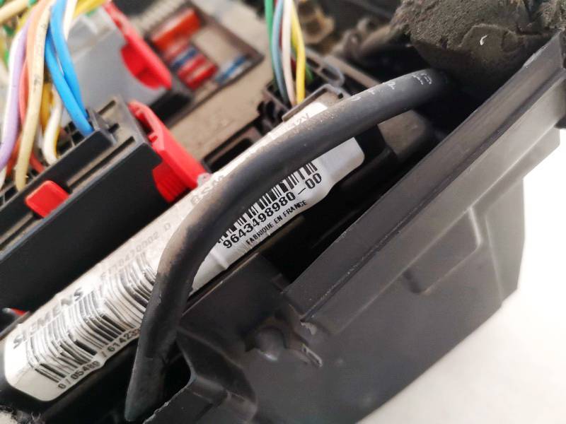 cleo.  Peugot 206 CC ESP Sensor Drehratensensor Giersensor Control
