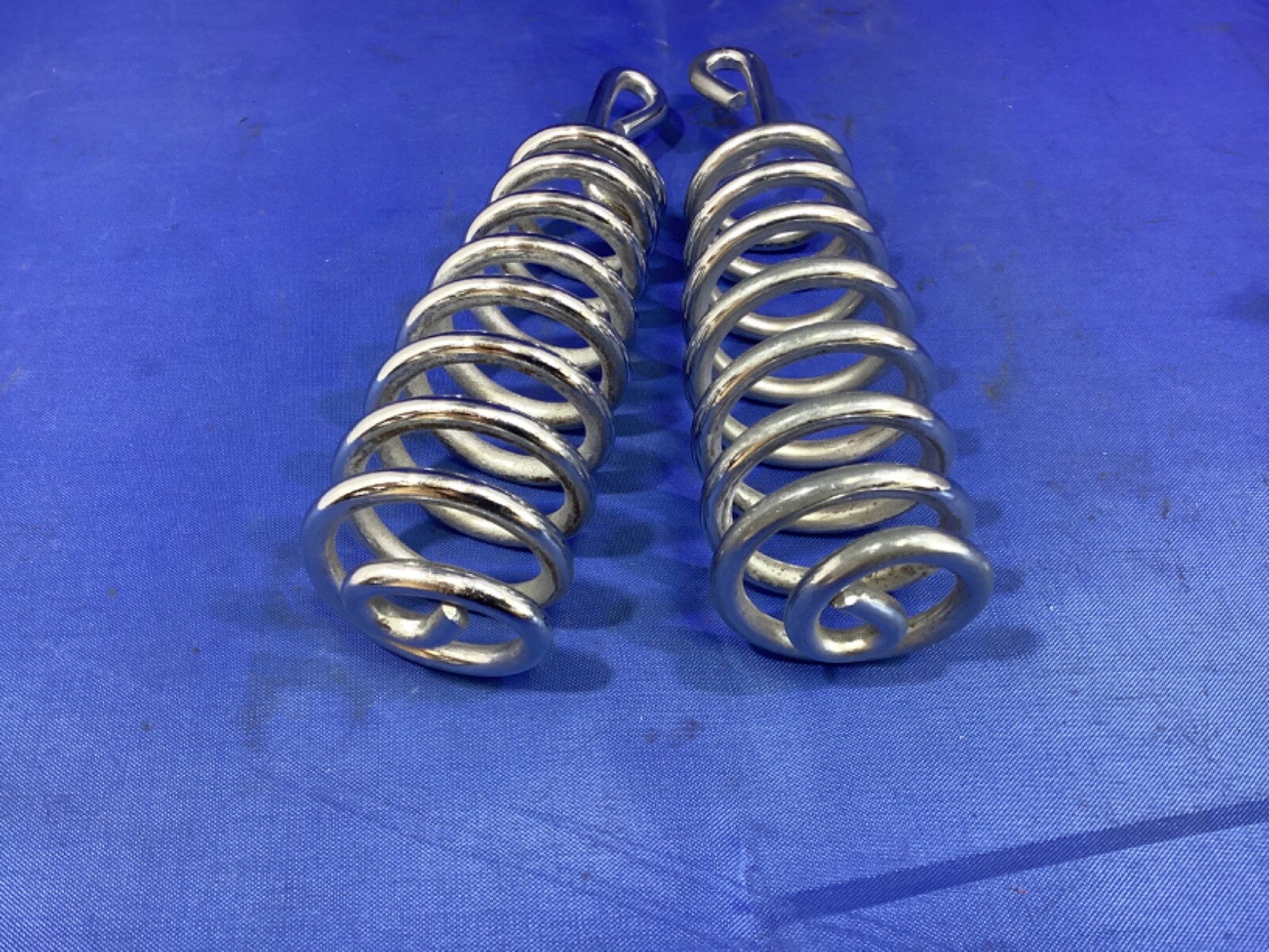 823501D Triumph Tiger Cub Plunger Suspension Single Seat Chrome