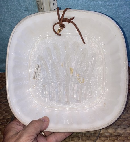 Ceramic Asparagus Mold Wall Hanging Gailstyn-Sutton Hand Painted Kitchenware - Picture 5 of 10
