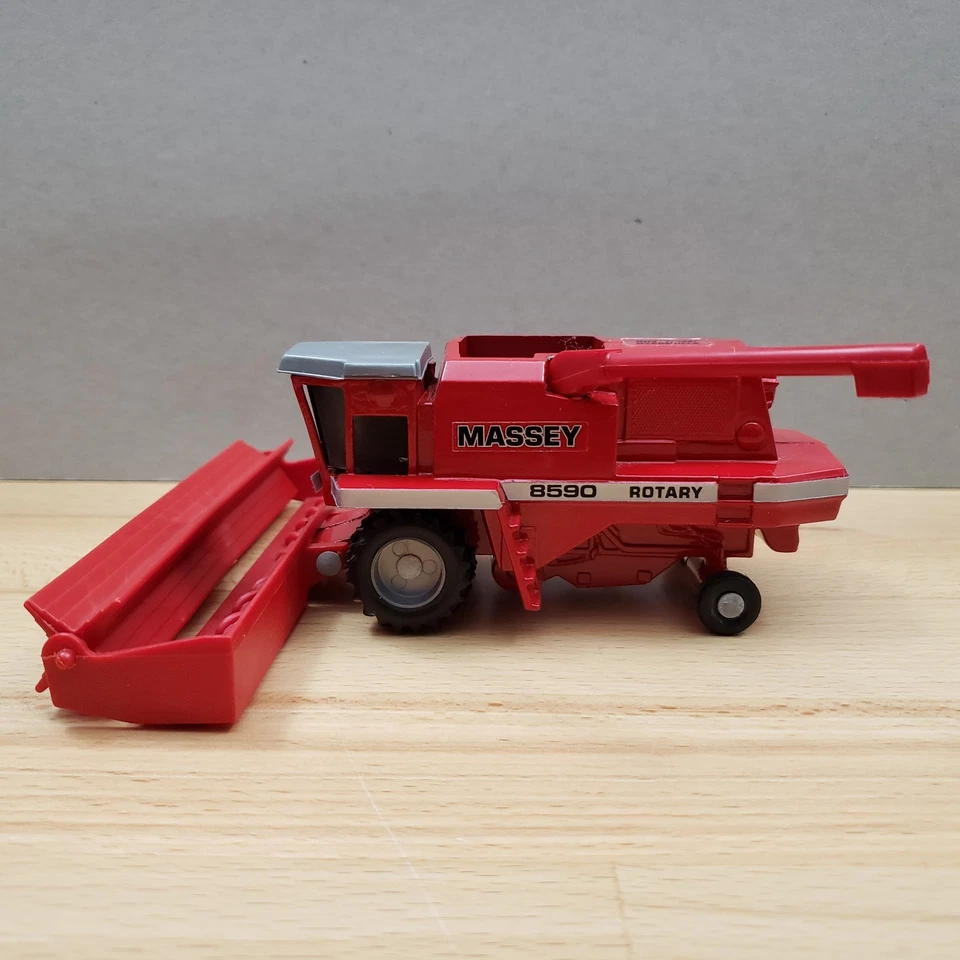 Massey Ferguson 8590 Rotary Combine with Grain Head Scale Models Diecast 1:64 - Image 4 of 4