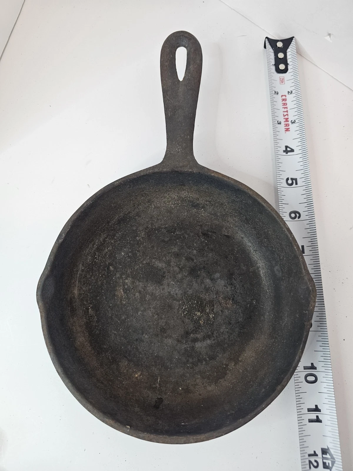 Cast Iron #3 Skillet Pan 6 5/8" Unmarked Heat Ring Dual Spout Sits Flat