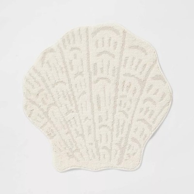 24''x24'' Seashell Shaped Coastal Non-Skid Bath Rug - Threshold