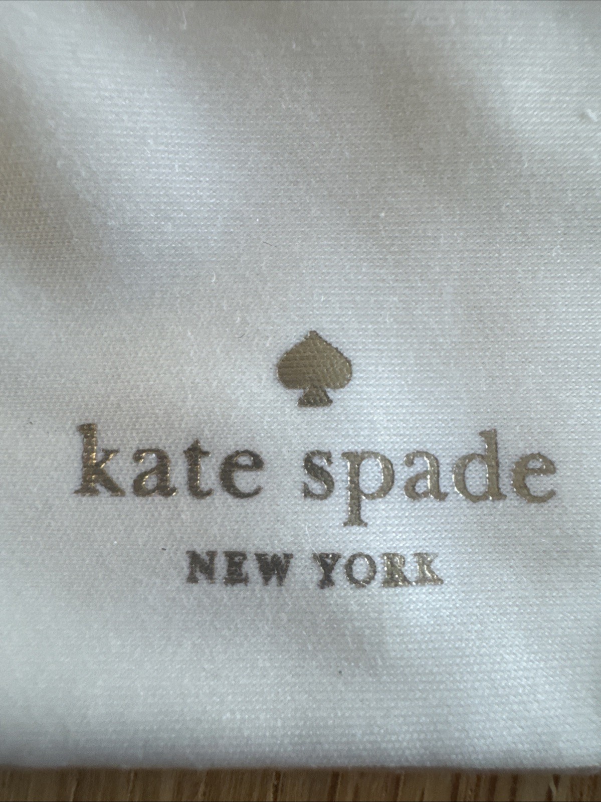 New in Package Kate Spade NY Eyeglass Glasses Sunglasses Cleaner Cloth Sealed thumbnail 2