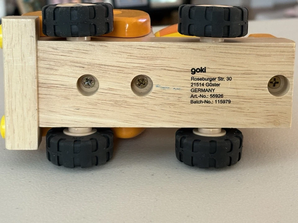 Mezclador de cemento de madera hecho en Alemania Goki 55926 Montessori construcción neumáticos de goma Foto 3 de 4