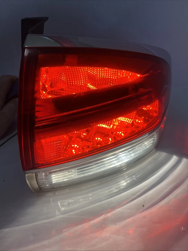 2010-2012 Lincoln MKT Right Tail Light Lamp RH Passenger OEM BA13-13B504-AG Foto 2 de 4