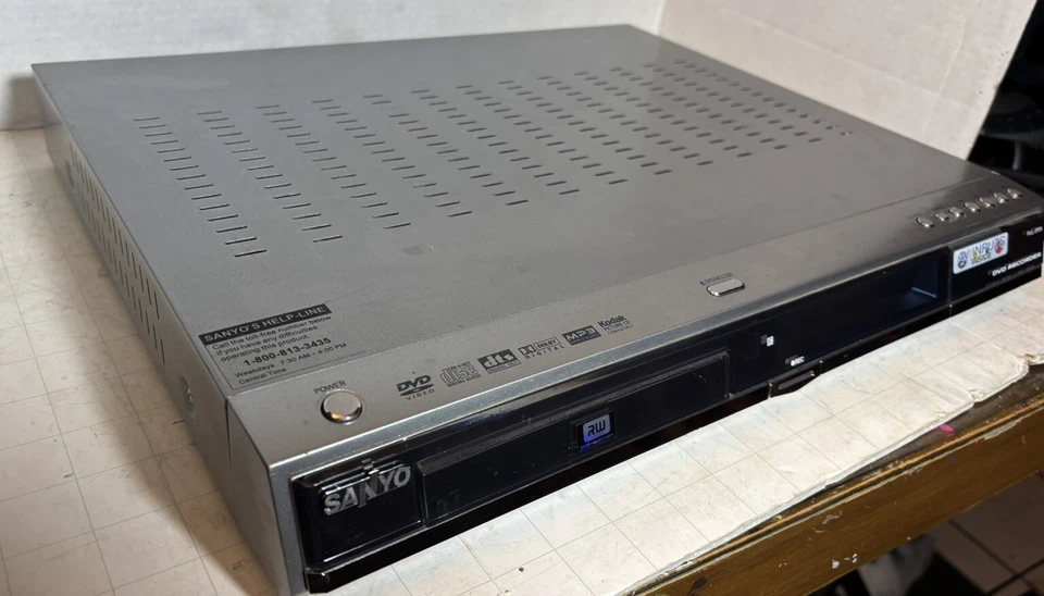 Sanyo DRW-500 Slim DVD Recorder/Player - Tested Works - No Remote - Image 2 of 4
