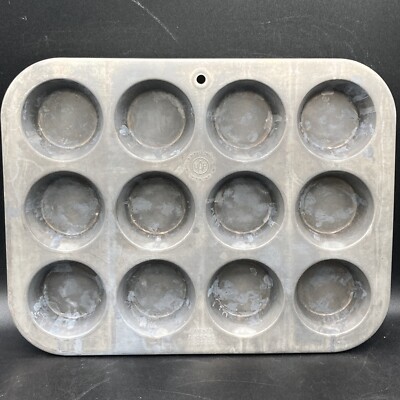 Vintage Muffinaire Aluminum 12 Muffin Pan United Aircraft Products