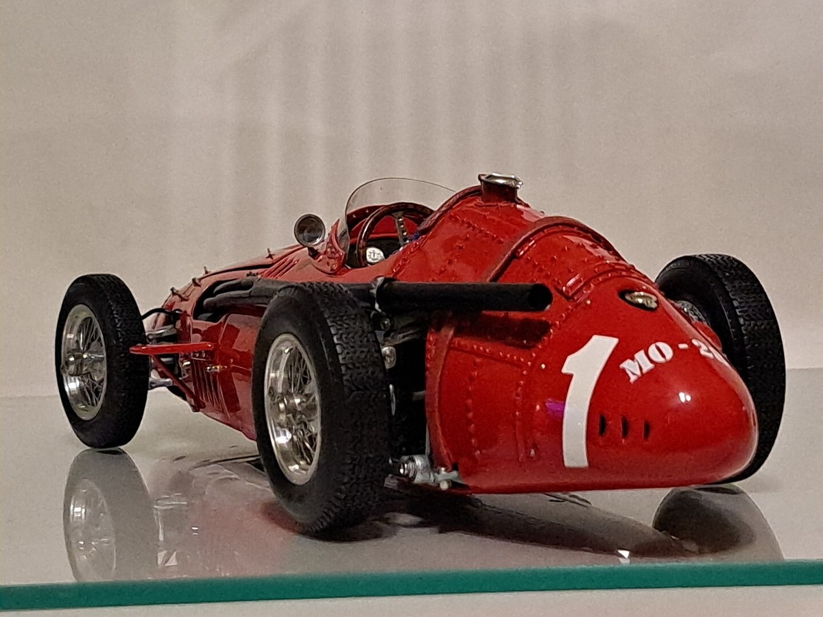 CMC 1/18 Limited Edition Maserati 250f Juan M Fangio 1957 F1 CMC 1/18 Limited Edition Maserati 250f Juan M Fangio 1957 F1