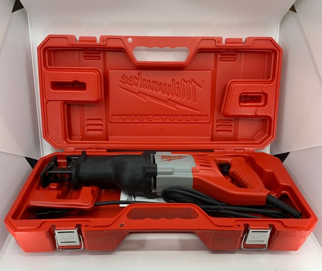 Milwaukee 651931 120V AC SAWZALL Reciprocating Saw Kit with Carrying