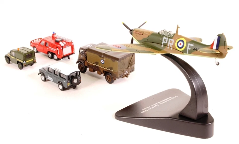 Oxford Military 1/76 RAF 5-Piece Centenary Spitfire Bedford Land Rover 76SET58 - Image 2 of 4