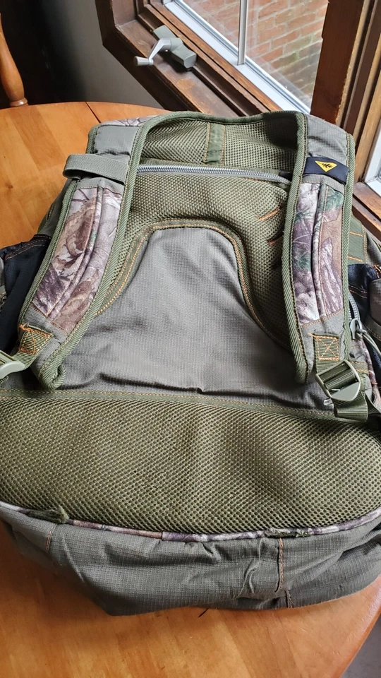 Gameplan Gear Hunting Pack Multi Pocket Camo Green Forest Good Cond Fishing  - Image 4 of 4