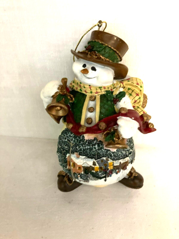 Thomas Kinkade Memories of Christmas Snowman Ornament 2005 Golden Jingle bells