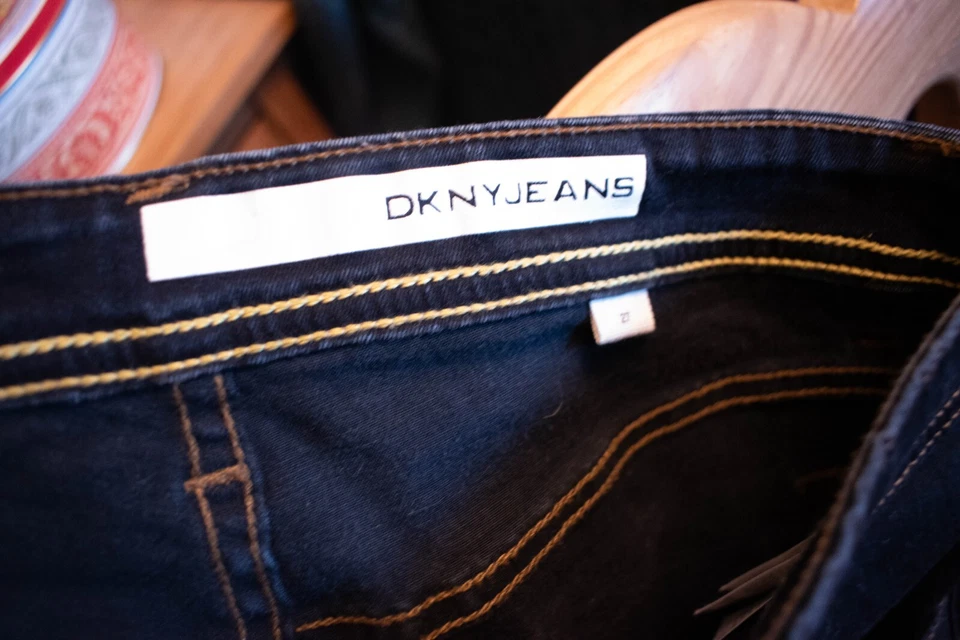 DKNY Skinny Fit Jeans Indigo Stretch & Sequin Pocket Detail W27" L32" Perfect - Image 2 of 4
