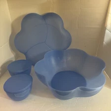 Vintage Tupperware Chip And Dip Tray with 2 hang on bowls/covers 4624a Blue
