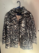 Vintage Faux Snow Leopard Print Button Up Coat Horne's of Wheeling P2P 22 L 28