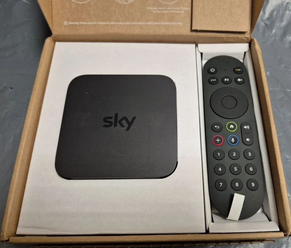 2 x SEALED Sky Stream Puck IP061-EF-ANT  Remote+ Power Supply+HDMI Cable Multi - Image 2 of 3