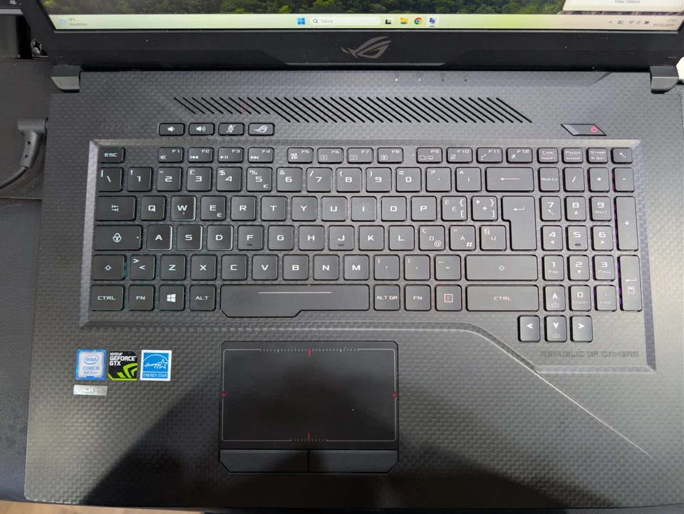 Asus Rog Strix GL703GM-E5189T Notebook con Monitor 17,3" LED 144Hz - Immagine 3 di 4