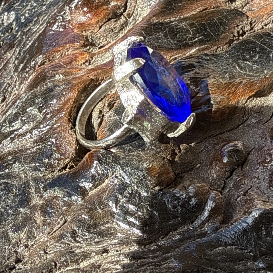 Blue Sapphire Colored Glass Silver Tone Ring  - Image 4 of 4